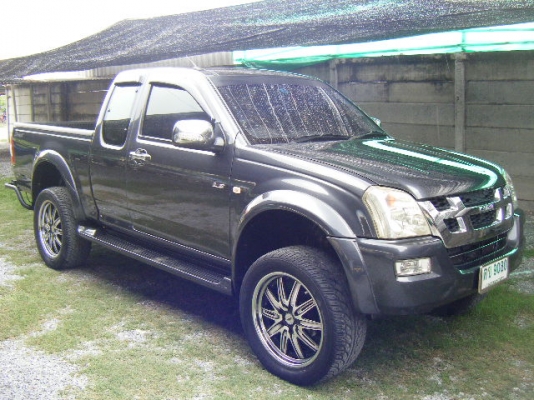 dmax แค็ป 3.0 4wd ปี2005 สีดำ รถมือแรกไม่เคยชน
