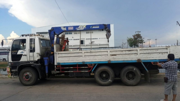 ขายด่วนรถสิบล้อFL1Jเครือง260แรงม้าติดเครน4.5ตัน3ปอก2ชัก