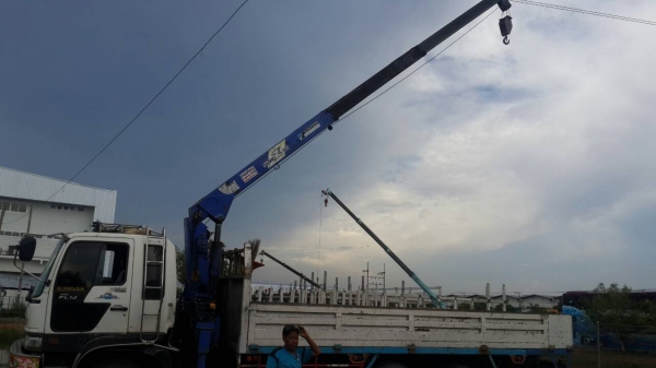 ขายด่วนรถสิบล้อFL1Jเครือง260แรงม้าติดเครน4.5ตัน3ปอก2ชัก