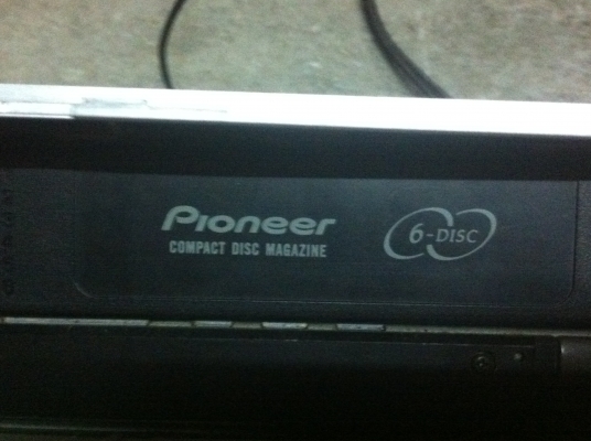 เครื่องเสียงติดรถยนต์ Pioneer เครื่องเล่น CD แบบถาดเปลี่ยน 6 แผ่น