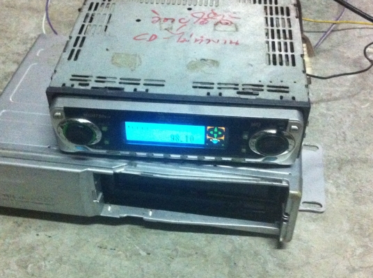 เครื่องเสียงติดรถยนต์ Pioneer เครื่องเล่น CD แบบถาดเปลี่ยน 6 แผ่น