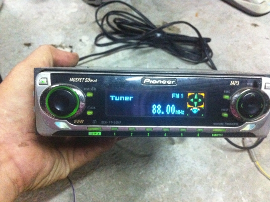 เครื่องเสียงติดรถยนต์ Pioneer เครื่องเล่น CD แบบถาดเปลี่ยน 6 แผ่น