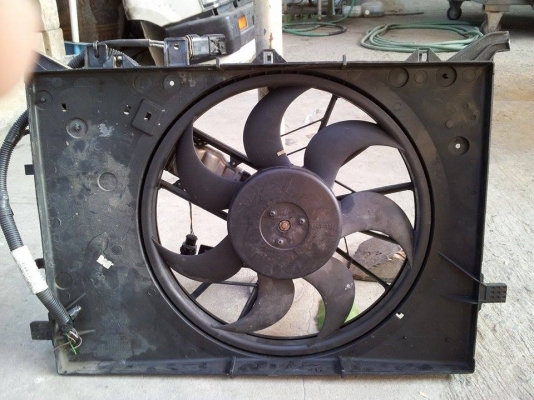 พัดลมไฟฟ้าของรถ VOLVO S80 เป็นแบบดูด