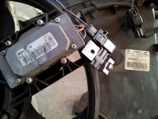พัดลมไฟฟ้าของรถ VOLVO S80 เป็นแบบดูด