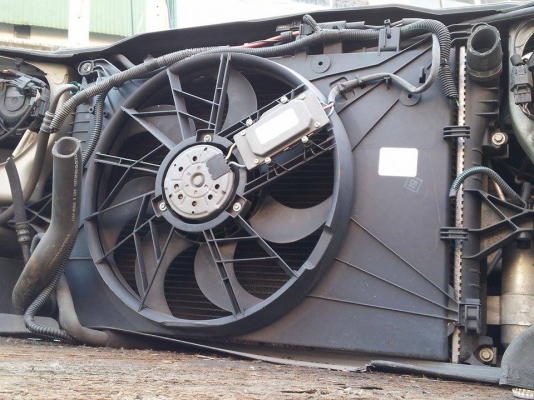 พัดลมไฟฟ้าของรถ VOLVO S80 เป็นแบบดูด