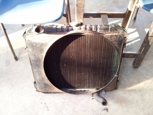 หม้อน้ำ isuzu mu ฝาทองแดง สภาพดีไม่ผุ ใส่มังกร/คามิโอ ได้ครับ