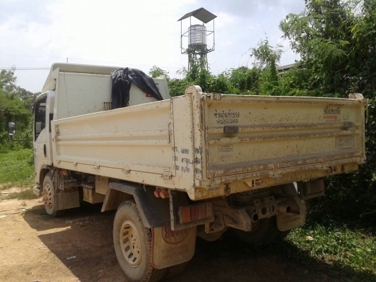 หกล้อ อีซูซุ NQR175 แรง ปี56 ดั้มสามมิตร5คิว สภาพดีสวยเดิมทั้งคัน เล่มทะเบียนพร้อมโอน