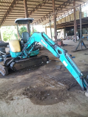 ขาย Komatsu Pc30-8 ราคา 300,000 บาท ขาย Komatsu Pc30-8 ราคา 300,000 บาท