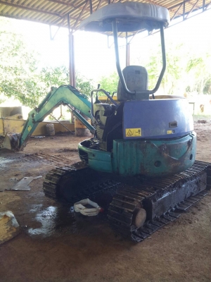 ขาย Komatsu Pc30-8 ราคา 300,000 บาท ขาย Komatsu Pc30-8 ราคา 300,000 บาท