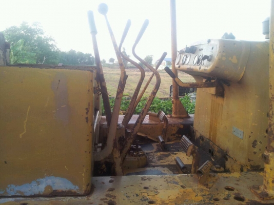 รถแทรคเตอร์ D 4 D รถแทรคเตอร์ D 4 D