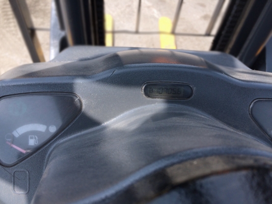 ขายโฟล์คลิฟ KOMATSU รุ่นล่าสุด(รุ่น16)2.5 ตัน 3เมตร เกียร์ออโต้ ชั่วโมงน้อยเครื่องดีเกียร์ดีมากๆๆ  094-4267888 จะเด็ด