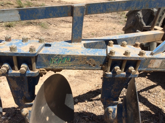 ขายรถไถ FORD TS90 2 เพลา ใบมีดดันหน้า 4 จาน เอกสารใบแจ้งจำหน่าย ราคา 750000