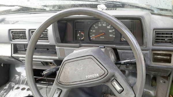 รถปิ๊กอัพโตโยต้าฮีโร้2คัน(ขายตามสภาพ) รถปิ๊กอัพโตโยต้าฮีโร้2คัน(ขายตามสภาพ)