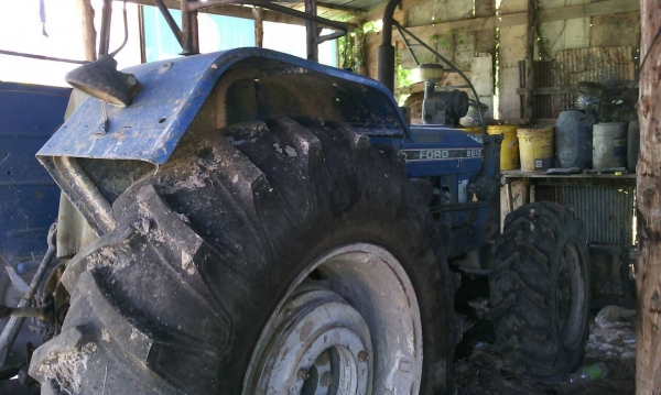 ขายรถไถ FORD 6610 2 เพลา 3 จาน ใบมีดดันหน้า เอกสารเล่มทะเบียน ราคา 480000