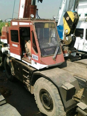 25 ตัน TADANO M4 ปี88/ปี89 ราคา 2.9 ล้าน 090-772-3710 098-539-6074