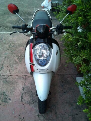 ทะเบียนสวยพร้อมรถ  honda scoopy 110i ปี52 แดงขาว ล้อโต  25,000