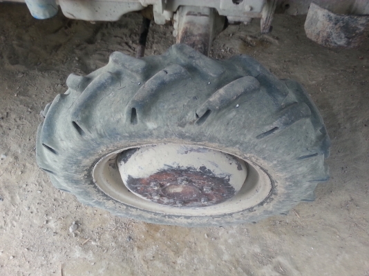 อิเซกิ TS3110 4WD