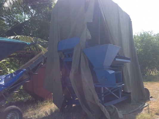 เครื่องสีข้าวโพด ราคาถูกใช้งานได้ดี ต่อรองได้ สนใจโทร 081 2790382