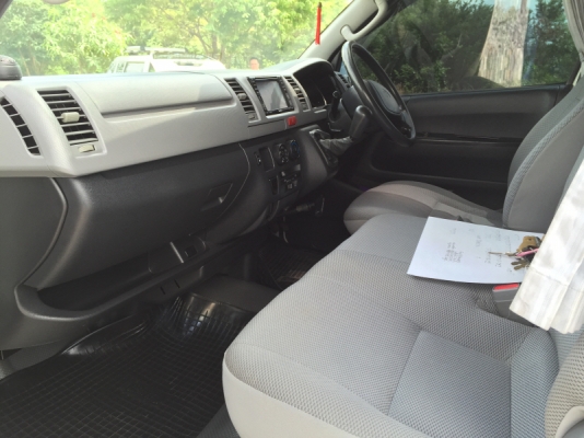 ขาย รถตู้ HIACE GL D4D 2500 พวงมาลัยเพาเวอร์ กระจกไฟฟ้า เดิมๆ วิ่ง 104000 โล ยางใหม่ แอร์เย็น เครื่องเงียบ  สภาพสวย มีจอ 2 จอ