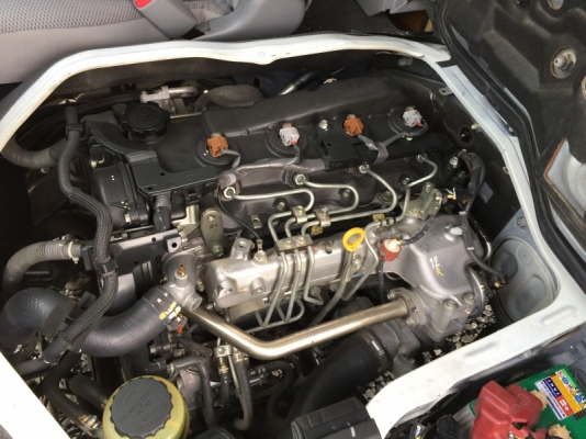 ขาย รถตู้ HIACE GL D4D 2500 พวงมาลัยเพาเวอร์ กระจกไฟฟ้า เดิมๆ วิ่ง 104000 โล ยางใหม่ แอร์เย็น เครื่องเงียบ  สภาพสวย มีจอ 2 จอ