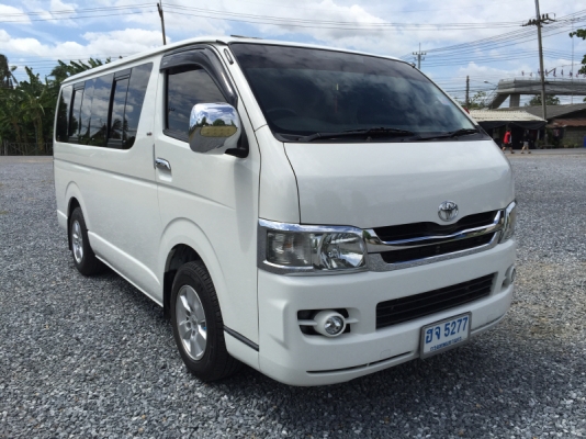 ขาย รถตู้ HIACE GL D4D 2500 พวงมาลัยเพาเวอร์ กระจกไฟฟ้า เดิมๆ วิ่ง 104000 โล ยางใหม่ แอร์เย็น เครื่องเงียบ  สภาพสวย มีจอ 2 จอ