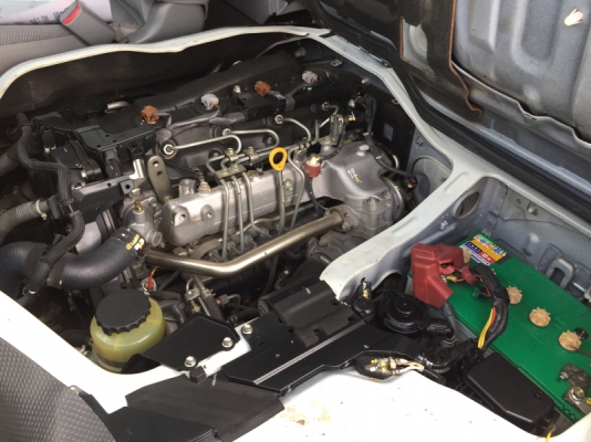 ขาย รถตู้ HIACE GL D4D 2500 พวงมาลัยเพาเวอร์ กระจกไฟฟ้า เดิมๆ วิ่ง 104000 โล ยางใหม่ แอร์เย็น เครื่องเงียบ  สภาพสวย มีจอ 2 จอ