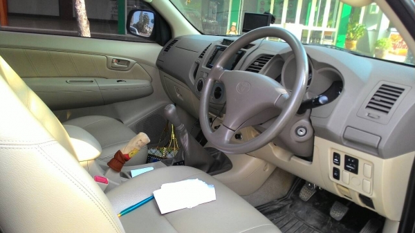 ขาย VIGO 2.5E แคป ปี 08 โฟวีล 4x4   รถบ้านออกป้ายแดงใช้ขับไปทำงาน(รับราชการ)