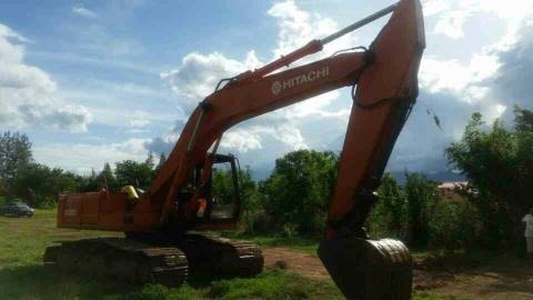 ขายรถแบคโฮ HITACHI EX200-1 สวยพร้อมใช้มีเอกสารพร้อมราคา 500,000 090-772-3710 098-539-6074