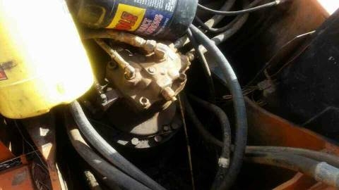 ขายรถแบคโฮ HITACHI EX200-1 สวยพร้อมใช้มีเอกสารพร้อมราคา 500,000 090-772-3710 098-539-6074