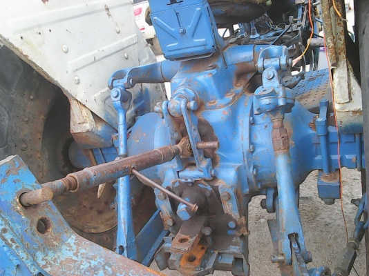 ขายรถไถ FORD 68 ถูกๆ เดิมๆๆตามสภาพตามรูปราคาตัด สอบถามได้