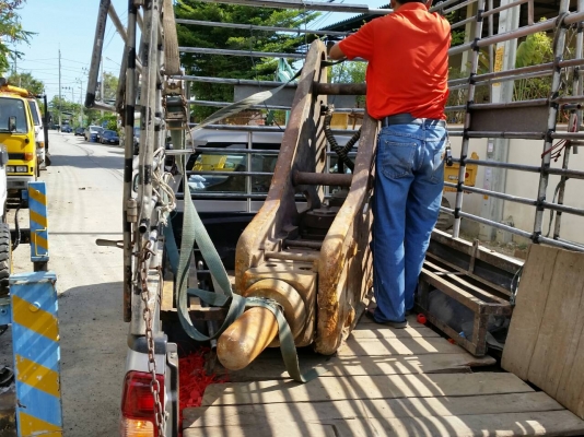 ขึ้นรถส่งให้แล้วนะครับ - หัวเจาะกระแทกปูน เบรกเกอร์ สำหรับ PC200 ไปเมียนมาร์ ทะเบียนรถและคนขับตามรูปเลยครับ