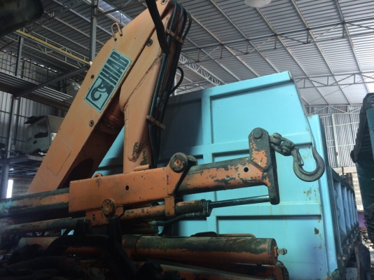 ขายเครนพับ3ตันครึ่งยี่ห้อ hiab พร้อมใช้งาน 180,000