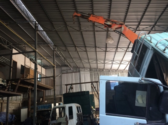 ขายเครนพับ3ตันครึ่งยี่ห้อ hiab พร้อมใช้งาน 180,000