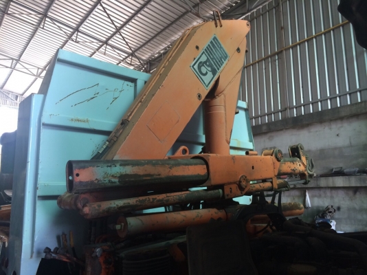 ขายเครนพับ3ตันครึ่งยี่ห้อ hiab พร้อมใช้งาน 180,000