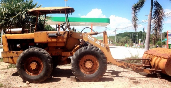 **305,000 บ.ต่อรอง/// รถตักล้อยาง JH30 เอวแข็ง **ขาย KOMATSU JH30B รถตักล้อยาง เอวแข็ง ยอดนิยม WHEEL LOADER KOMATSU JH30B รถตักล้อยาง เอวแข็ง ต่อแขน ขยายบุ้งกี๋ เรียบร้อย ตัก1-1.5คิว เครื่องเดิม ปั้มเดิม เกียร์ท็อร์ค เครื่อง DA220-4สูบ แน่นดี แรง ปั้มดี แ