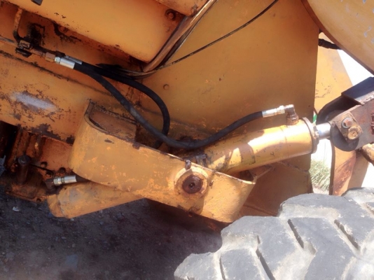 **305,000 บ.ต่อรอง/// รถตักล้อยาง JH30 เอวแข็ง **ขาย KOMATSU JH30B รถตักล้อยาง เอวแข็ง ยอดนิยม WHEEL LOADER KOMATSU JH30B รถตักล้อยาง เอวแข็ง ต่อแขน ขยายบุ้งกี๋ เรียบร้อย ตัก1-1.5คิว เครื่องเดิม ปั้มเดิม เกียร์ท็อร์ค เครื่อง DA220-4สูบ แน่นดี แรง ปั้มดี แ