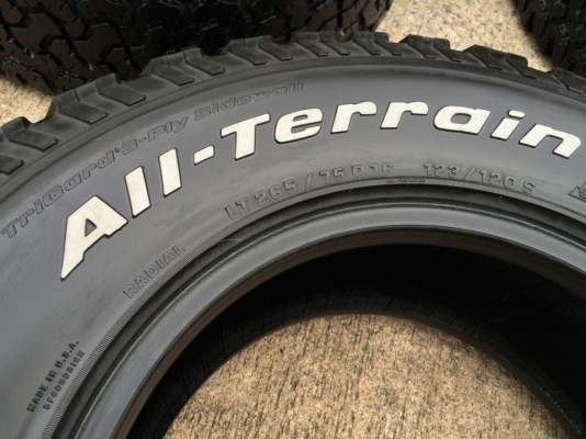 BF Goodrich All-terrain ขนาด 265 75 r16 ดอก8มิล