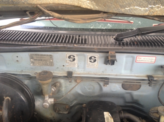 ขายรถกระบะ  toyota  tiger  2.5  ปี  44  สภาพพร้อมใช้  แอร์หนาว