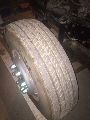 HINO FL3M สภาพรถ 90\%  ยอดจัดไฟแนนซ์ได้ 600,000 บาทคะ