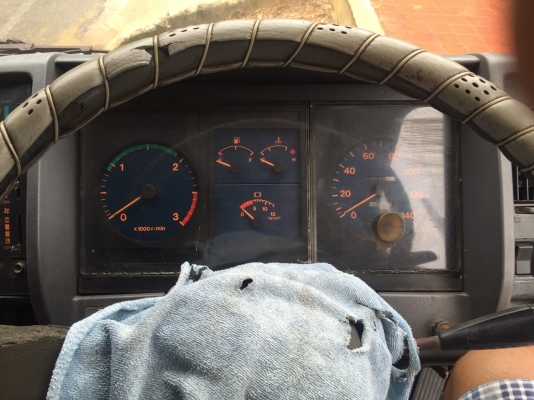 HINO FL3M สภาพรถ 90\%  ยอดจัดไฟแนนซ์ได้ 600,000 บาทคะ