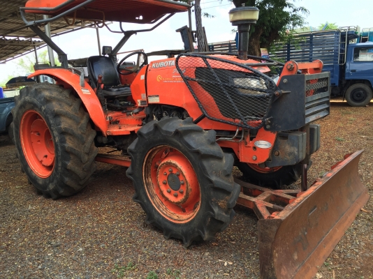 รถไถ Kubota M7040 70แรง 2เพลา 4*4 พร้อมดันหน้าผานหลัง7ใบ