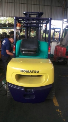 Komatsu รุ่น12 ขนาด3ตันเกียร ธรรมดา เครื่องยนต์ดีเซล