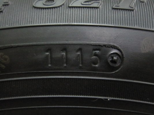 ขายยางติดรถป้ายแดงปี 15 ยี่ห้อ Dunlop ขนาด 175 65R 14