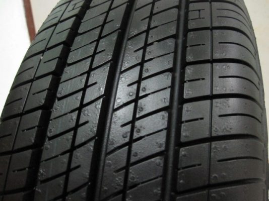 ขายยางติดรถป้ายแดงปี 15 ยี่ห้อ Dunlop ขนาด 175 65R 14