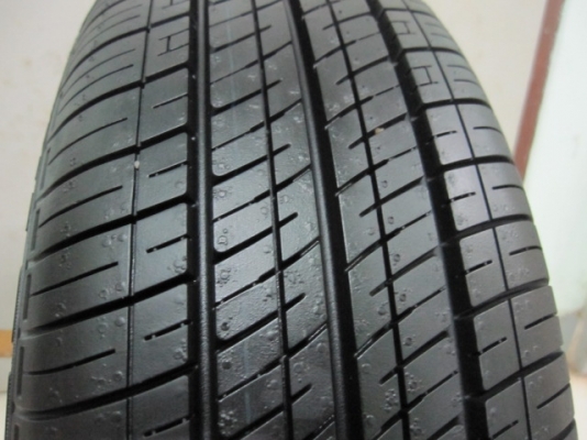 ขายยางติดรถป้ายแดงปี 15 ยี่ห้อ Dunlop ขนาด 175 65R 14
