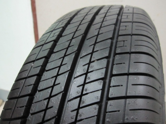 ขายยางติดรถป้ายแดงปี 15 ยี่ห้อ Dunlop ขนาด 175 65R 14