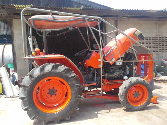 รถไถคูโบต้าขนาด 45 แรงม้า 2 เพลา ราคา 295,000 บาท