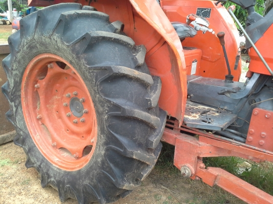 รถไถคูโบต้า รุ่น M5000+ใบดัน+ผาน6 ราคา 480,000 บาท