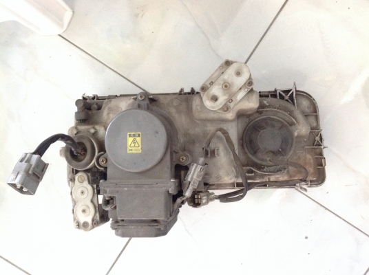 ดีเคเซียงกง ไฟหน้า เปอร์เซีย โพเฟีย เก่าเเท้ญี่ปุ่น ข้างละ 7,000 บาท