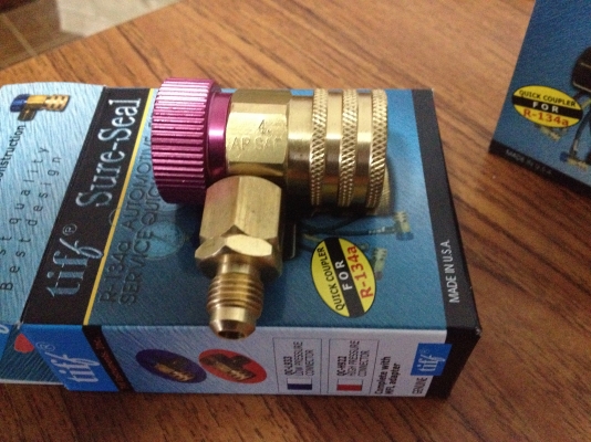 หัวต่อ เติมน้ำยาแอร์ R 134a หัวทองเหลือง จาก usa คู่ล่ะ 1800 บาท